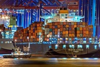 COVID-19: Hapag-Lloyd Adds 100,000 TEU of Capacity to Keep Goods Moving